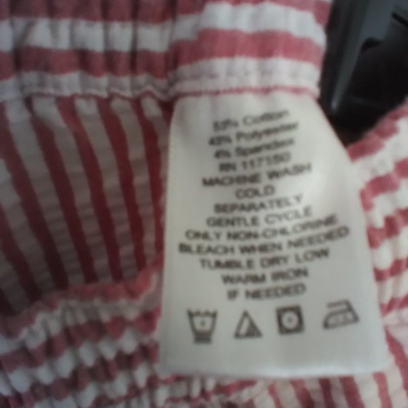 Quacker Factory Seersucker Striped Capris - Picture 7 of 7